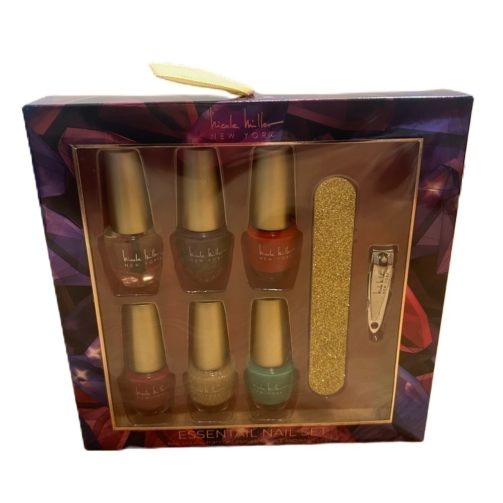 Nicole Miller Nail Polish Essential Set Gift NEW Buffer Clipper